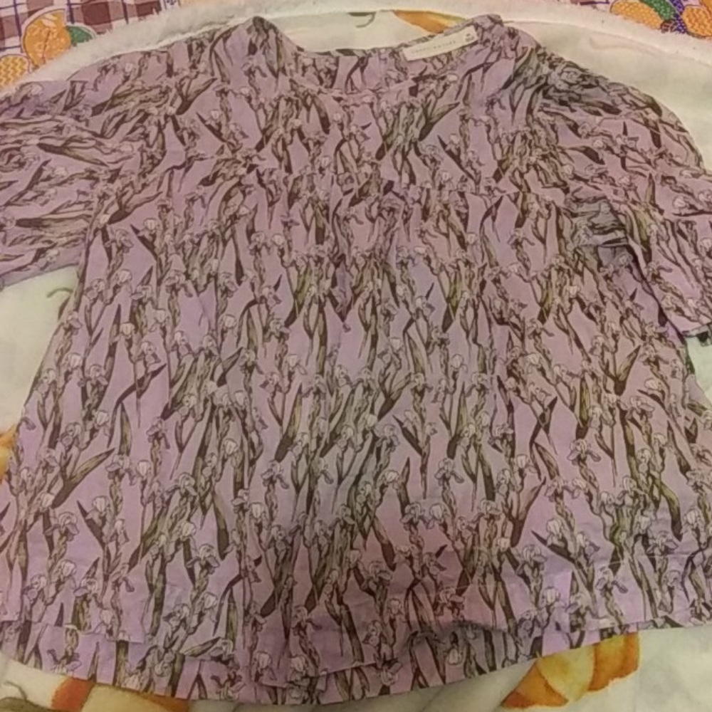Kate Hudson Happy nature shirt